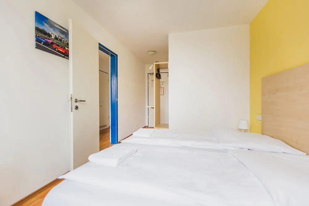 A&O Berlin Hauptbahnhof Hostel 0*,